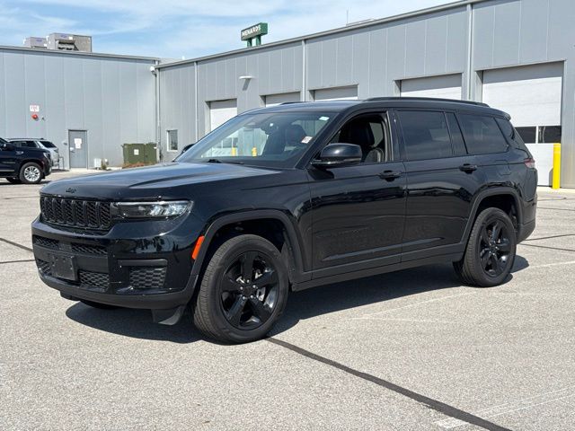 Diamond Black Crystal Pearlcoat 2022 Jeep Grand Cherokee L SUV / Crossover Four-Wheel Drive 8-Speed Automatic