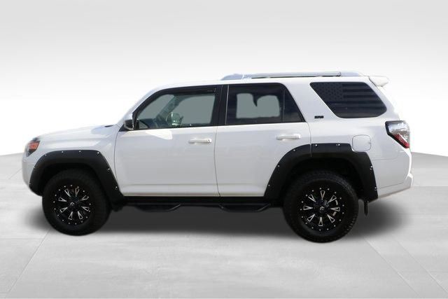 2016 Toyota 4Runner SR5 24