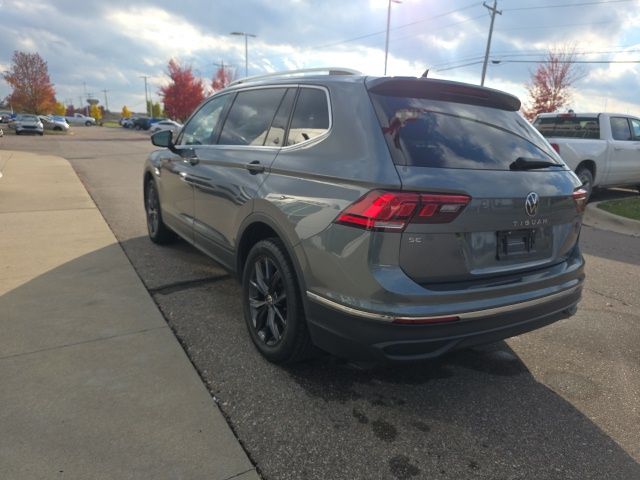 2024 Volkswagen Tiguan 2.0T SE - Pure White exterior view 10