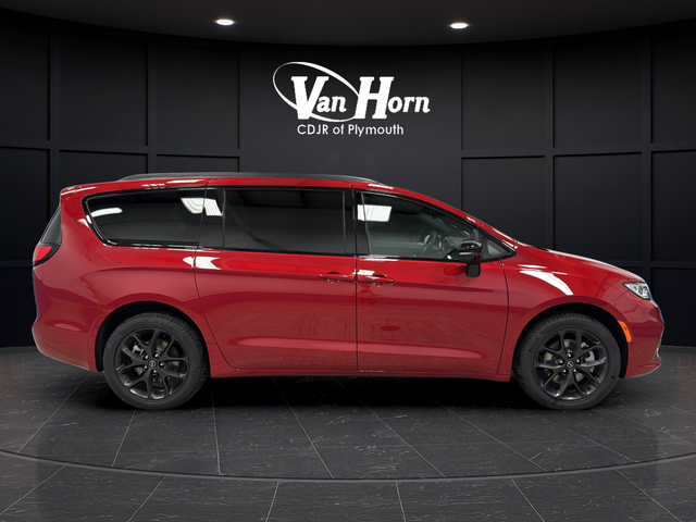 New 2026 Red Hot Pearlcoat Chrysler Select image 2