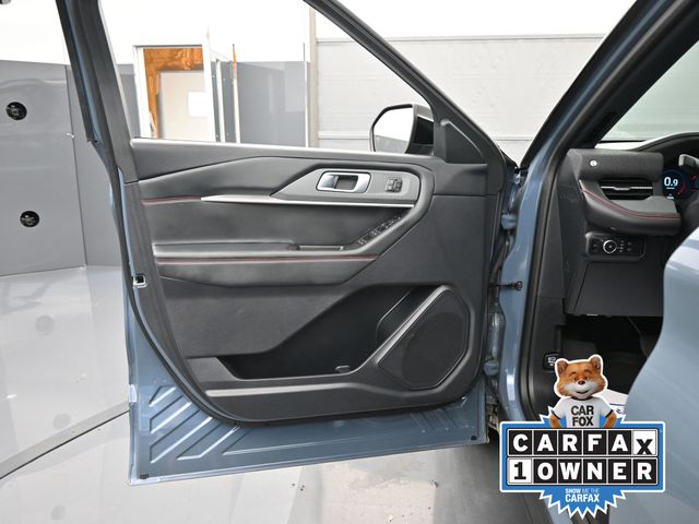 2025 Ford Explorer ST-Line photo