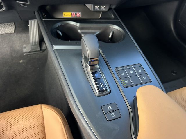 2025 Lexus UX