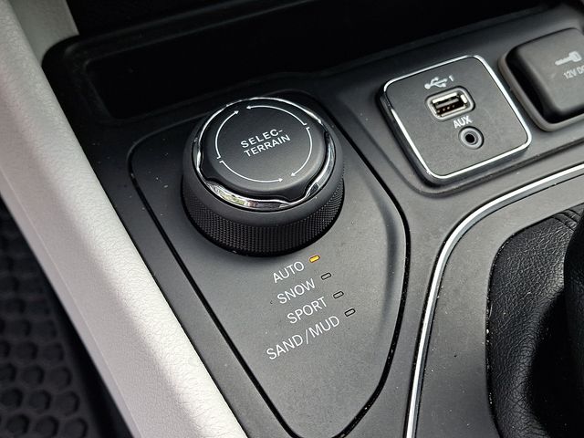 Used 2020 Jeep Cherokee SUV