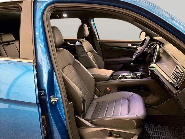 2024 Volkswagen Atlas Cross Sport 2.0T SEL R-Line  at Subaru and VW of Moon Township