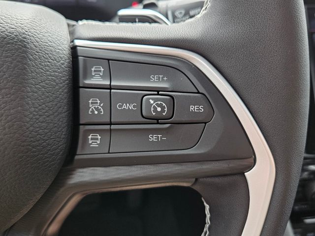 2025 Jeep Grand Cherokee Laredo X 4x4