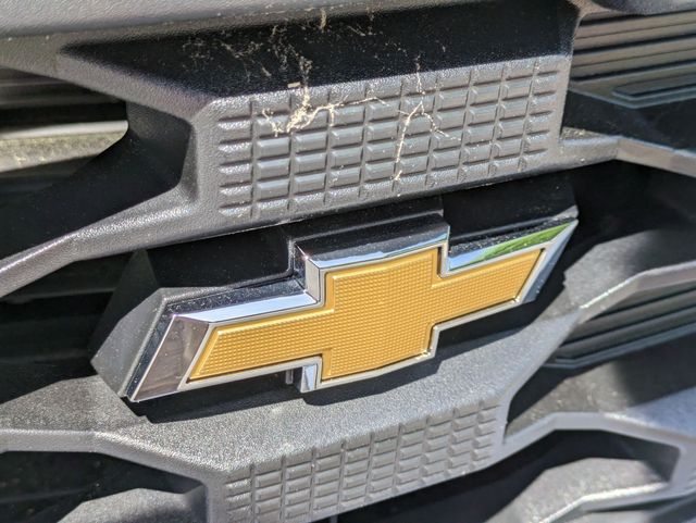 2025 Chevrolet Silverado 1500 WT photo