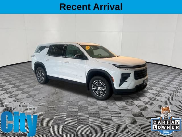 Summit White 2024 Chevrolet Traverse LS FWD SUV / Crossover Front-Wheel Drive 8-Speed Automatic