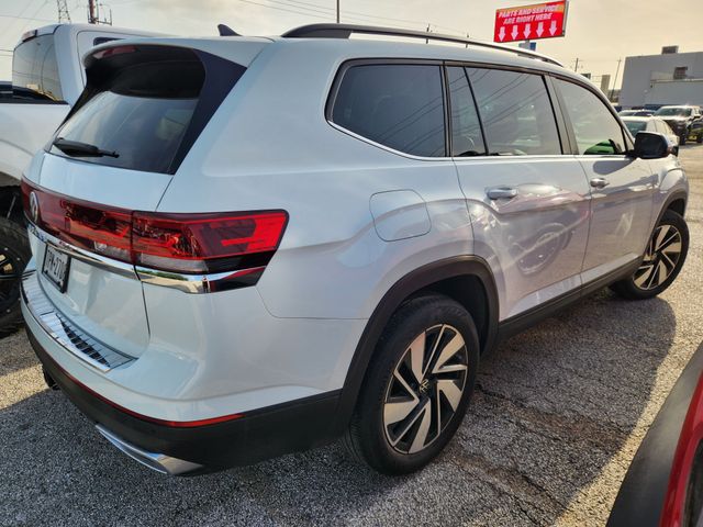 2024 Volkswagen Atlas 2.0T SE w/Technology White at DeMontrond Auto Country