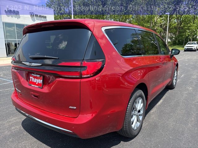 New 2025 Chrysler Pacifica Select 4D Passenger Van