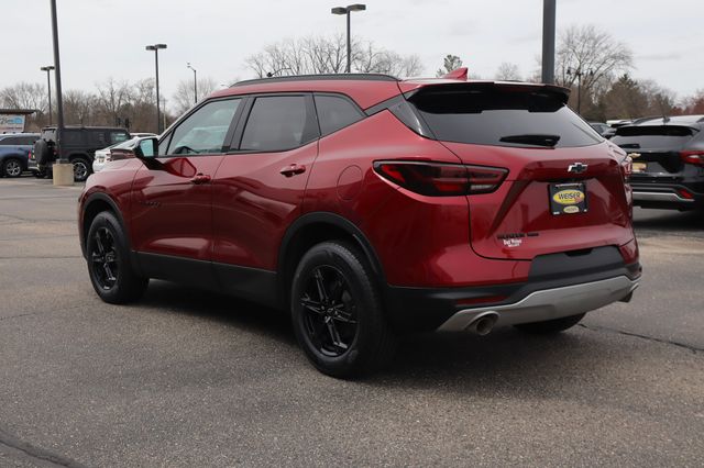 View vehicle photo 5