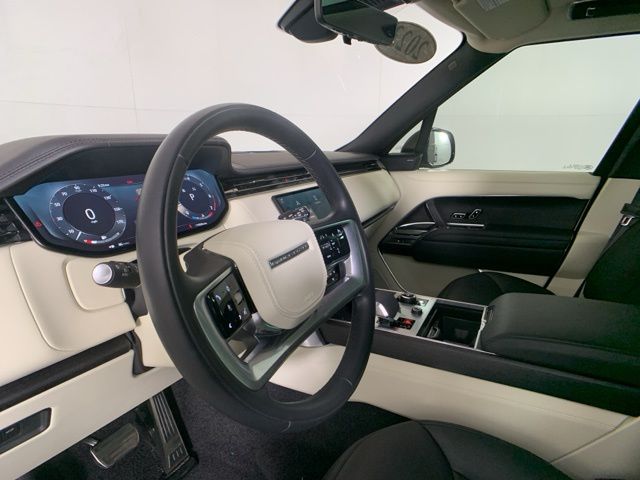 2023 Land Rover Range Rover SE 15