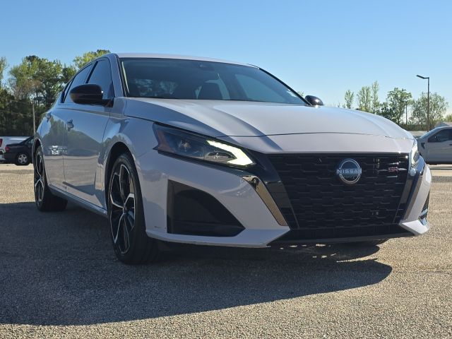 2023 Nissan Altima 2.5 SR:B02252