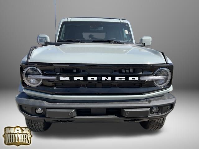 2024 Ford Bronco Outer Banks 2