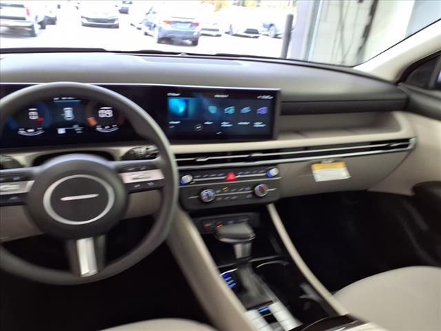 2025 Hyundai Tucson SE photo