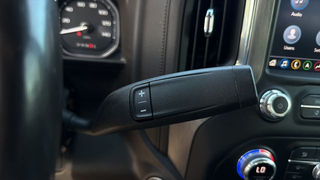 Used 2022 White GMC Denali image 31