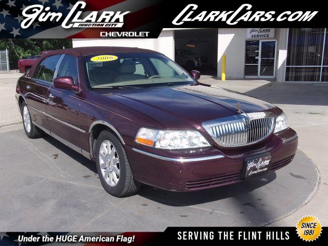 2006 Lincoln Town Car Executive L