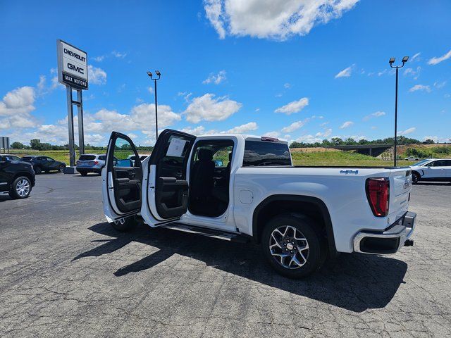 2024 GMC Sierra 1500 SLT 12