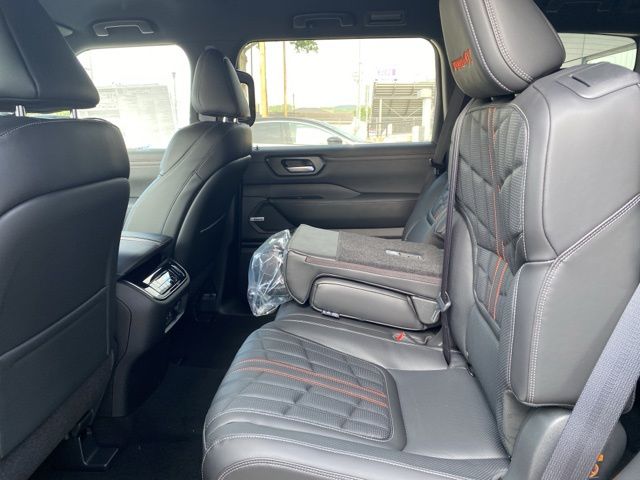 2025 Nissan Armada  photo