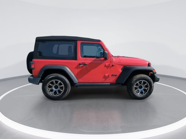 Used 2022 Red Jeep Sport S image 9