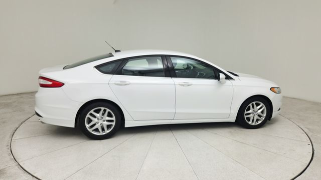 2015 Ford Fusion SE White at Bravo Nissan