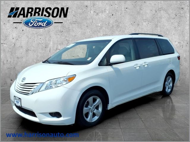 2017 Toyota Sienna LE 7-Passenger Auto Access Seat FWD