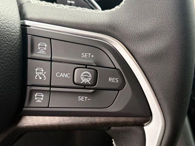 new 2026 Jeep Grand Cherokee car, priced at $45,400