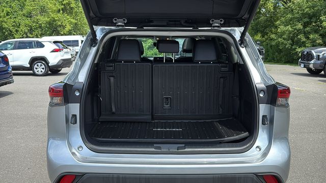 Used 2024 Toyota Highlander Hybrid SUV