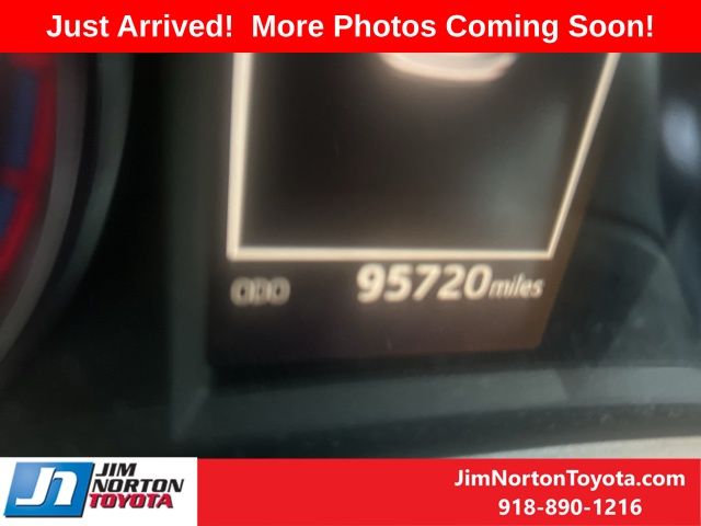 2016 Toyota RAV4 Limited 11