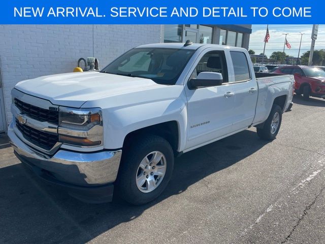 Summit White 2018 Chevrolet Silverado 1500 Pickup Truck Four-Wheel Drive 6-Speed Automatic Overdrive