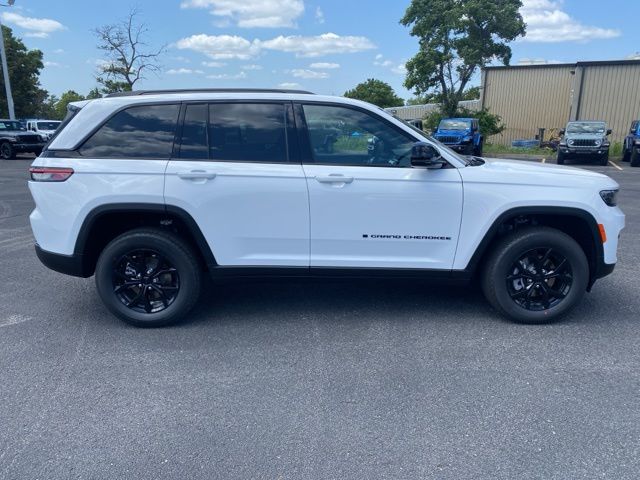 2024 Jeep Grand Cherokee Altitude 4