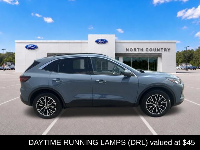 Vapor Blue 2023 Ford Escape Hybrid Plug-in SUV / Crossover Front-Wheel Drive Continuously Variable Transmission