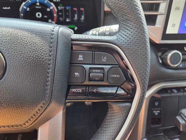 Used 2024  Toyota SR5 image 32