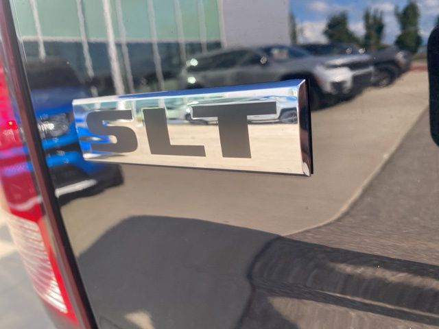 2023 Ram 1500 Classic SLT - Diamond Black Crystal Pearlcoat exterior view 10