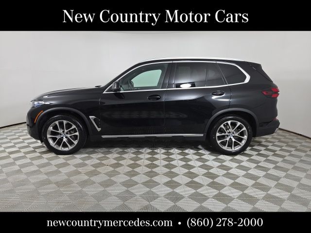 Used 2024 Black BMW xDrive40i image 4