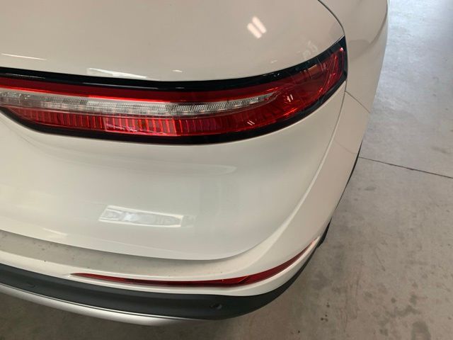 Used 2020 White Lincoln Reserve image 6