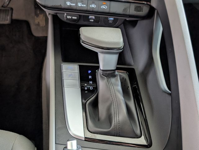 2024 Hyundai Elantra SEL Silver at Community Toyota
