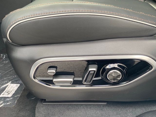 new 2025 Jeep Grand Cherokee L car, priced at $62,729