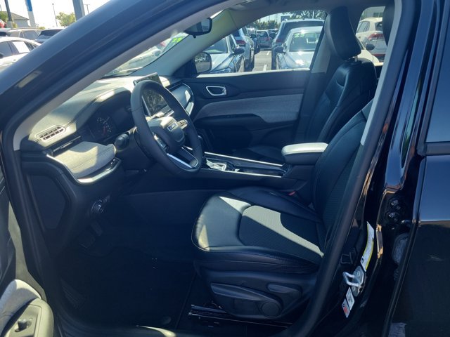 Used 2022 Black Jeep Latitude image 14
