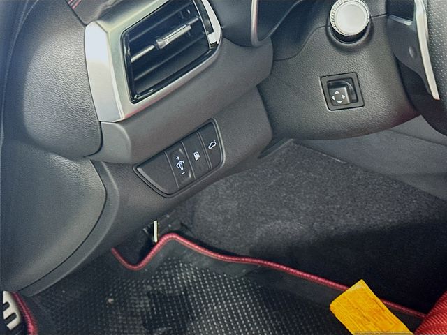 Thumbnail: 2025 Genesis G70 - 10