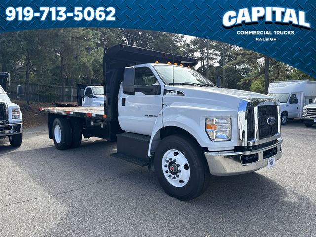 2026 Ford F-750 photo 2