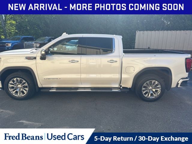 Summit White 2019 GMC Sierra 1500 Denali Crew Cab 4WD Pickup Truck Four-Wheel Drive Automatic