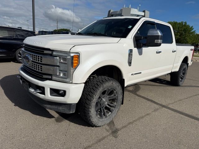 2017 White Ford Super Duty F-350 SRW Platinum 4X4 Truck