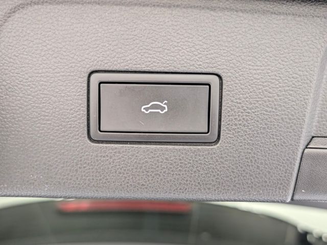 Used 2024  Volkswagen 2.0T SE w/Technology image 30