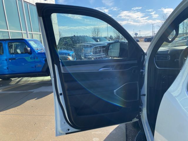 2026 Jeep Grand Wagoneer Limited - Pw7 exterior view 11