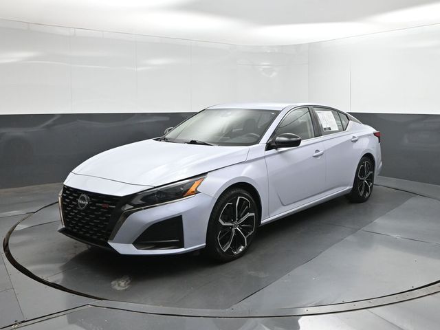 Used 2024 Nissan Altima 2.5 SR