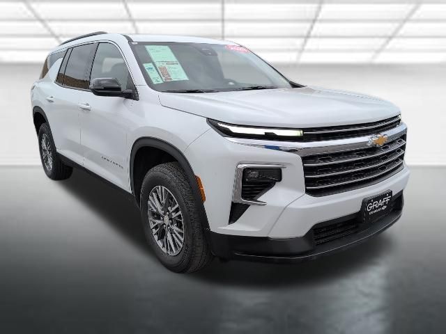 Summit White 2025 Chevrolet Traverse LT FWD SUV / Crossover Front-Wheel Drive 8-Speed Automatic