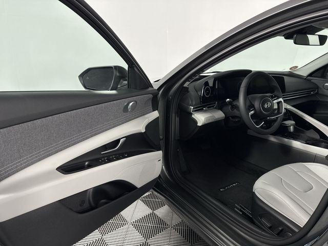New 2025 Hyundai Elantra Hybrid For Sale in Indianapolis, IN