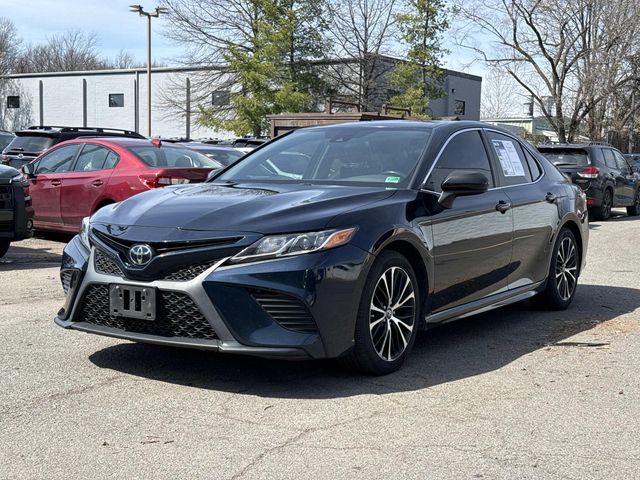 2019 Toyota Camry SE FWD