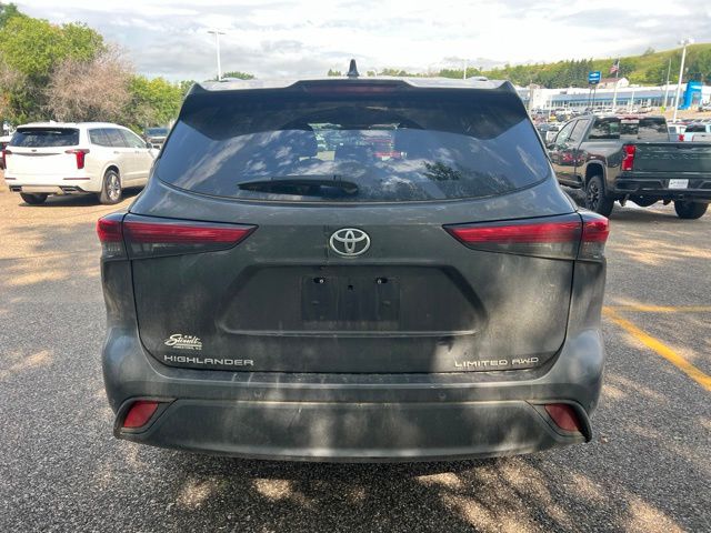 2021 Magnetic Gray Metallic Toyota Highlander Limited AWD SUV