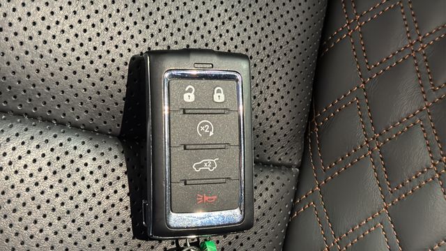 Used 2024 Silver Zynith Jeep Summit Reserve image 21